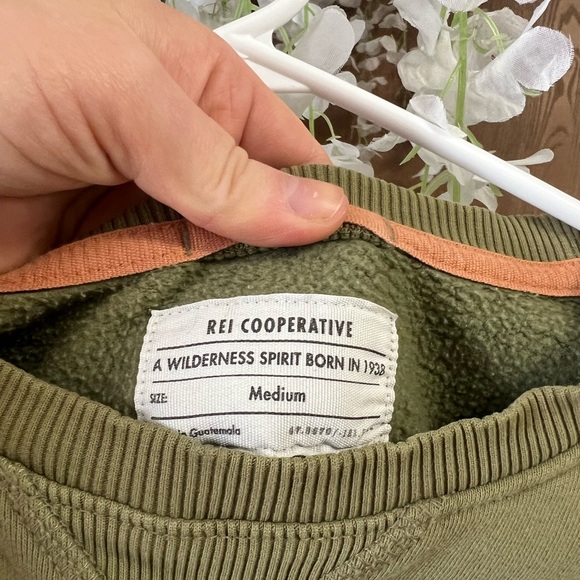 Men’s REI Olive Green Crewneck Sweater - Picture 3 of 8